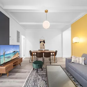 Modern And Cozy 4 Bedrooms Sleep 12 Apartment Montreal