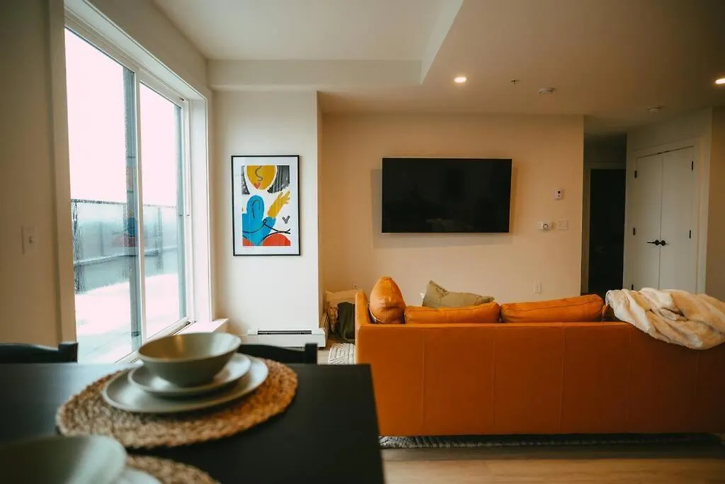 Chic Cozy Retreat - 2Br - Stunning North End Views Apartman Halifax Kanada